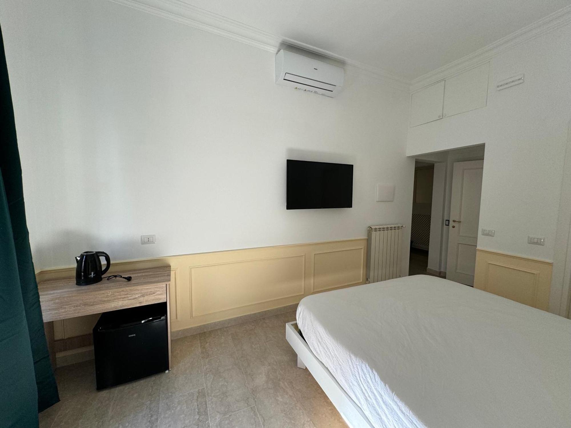 Costantino Rooms Рим Екстериор снимка